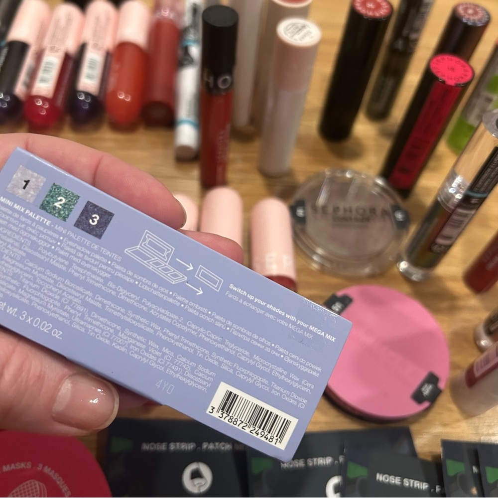 Sephora Makeup 40 pc bundle lipstick,lipgloss palette mascara +12 free masks - Picture 14 of 16